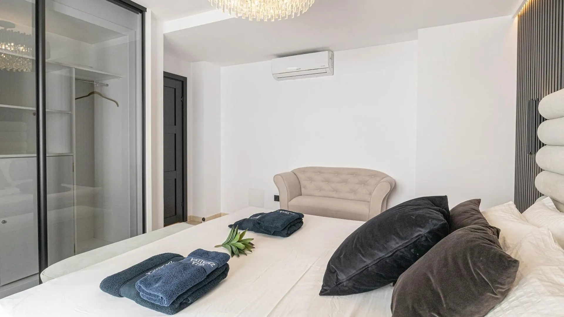 Villa New Zacaluca Pool Sauna & Gym Marbella